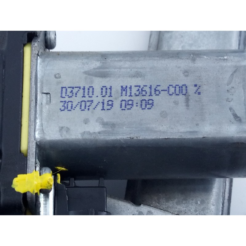 Recambio de elevalunas delantero derecho para dacia sandero stepway referencia OEM IAM 807209299R  E1-A1-48-2