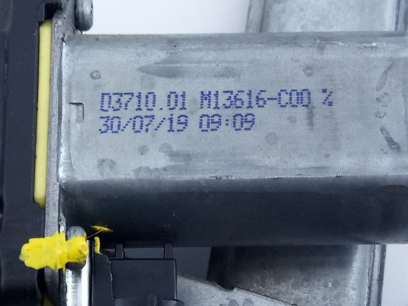 Recambio de elevalunas delantero derecho para dacia sandero stepway referencia OEM IAM 807209299R  E1-A1-48-2