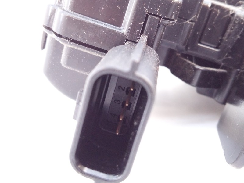 Recambio de cerradura maletero / porton para renault zoe bose referencia OEM IAM 905039428R  E1-A1-27-2