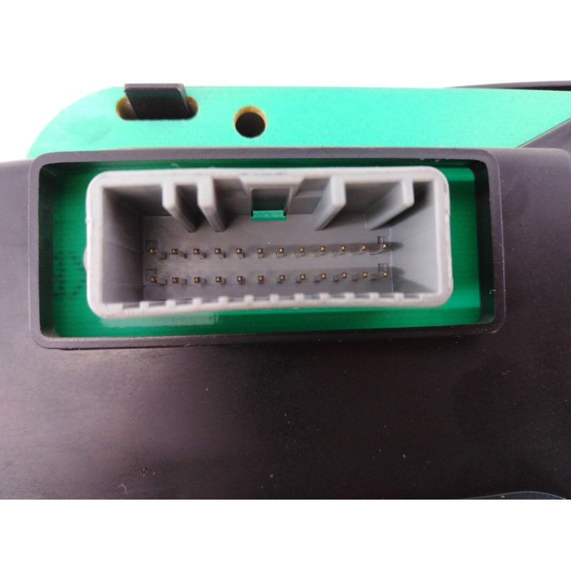 Recambio de cuadro instrumentos para dacia duster laureate 4x2 referencia OEM IAM P248100029R TE0020504P E2-A1-18-8