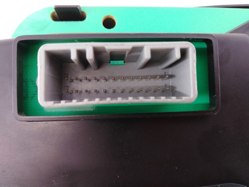 Recambio de cuadro instrumentos para dacia duster laureate 4x2 referencia OEM IAM P248100029R TE0020504P E2-A1-18-8