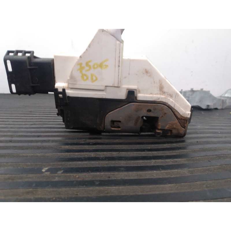 Recambio de cerradura puerta delantera derecha para peugeot partner kombi premium referencia OEM IAM 189802169135 1358A1250I1 E1