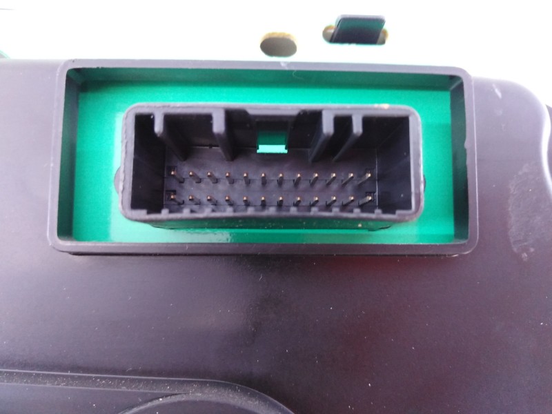 Recambio de cuadro instrumentos para dacia duster laureate 4x2 referencia OEM IAM P248100029R TE0020504P E2-A1-18-8