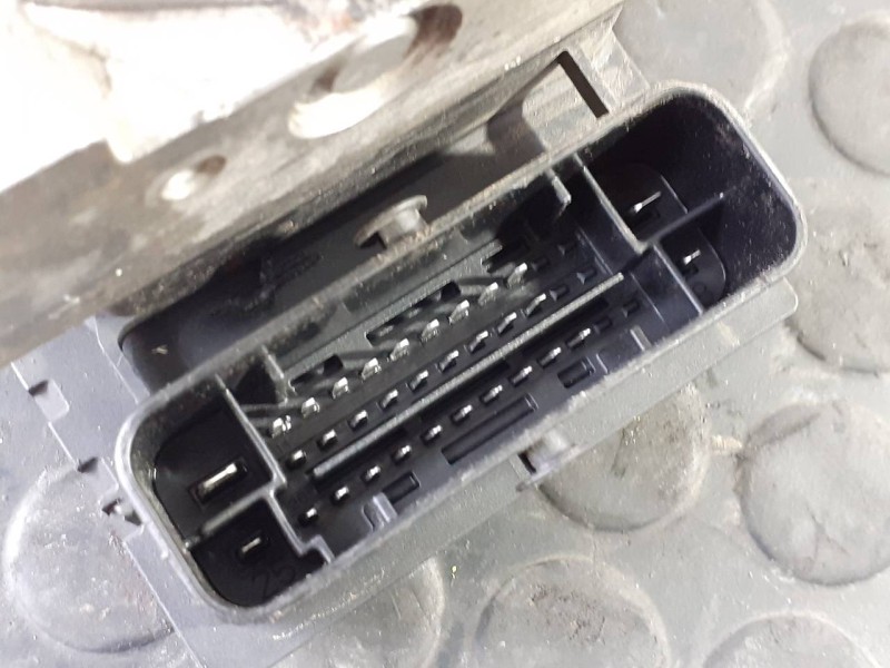 Recambio de abs para dacia duster laureate 4x2 referencia OEM IAM 0265232384  P3-A8-15-5