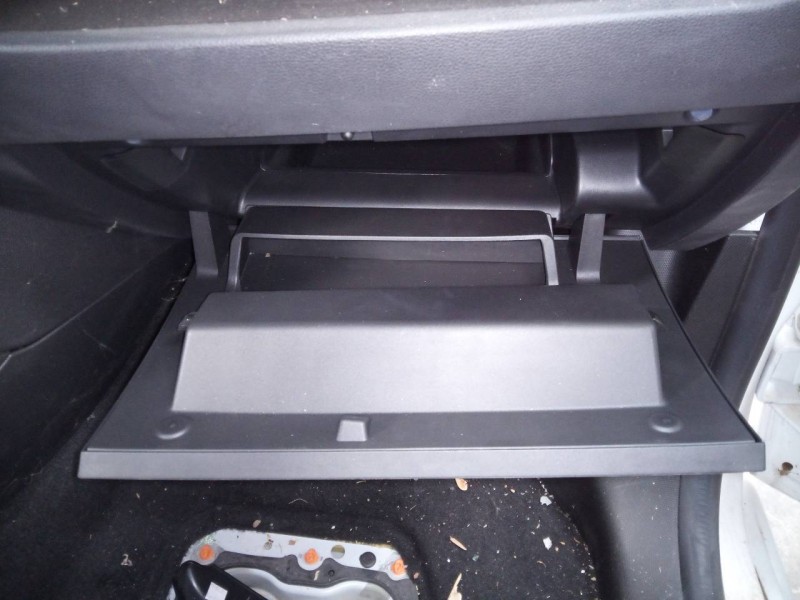 Recambio de guantera para renault zoe bose referencia OEM IAM   