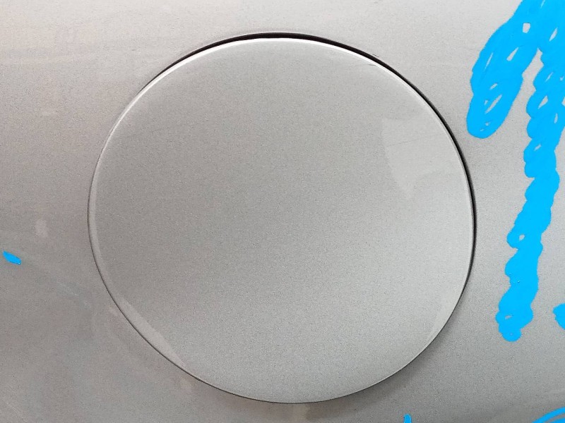 Recambio de tapa exterior combustible para renault koleos dynamique referencia OEM IAM   