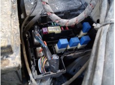 CAJA RELES / FUSIBLES 