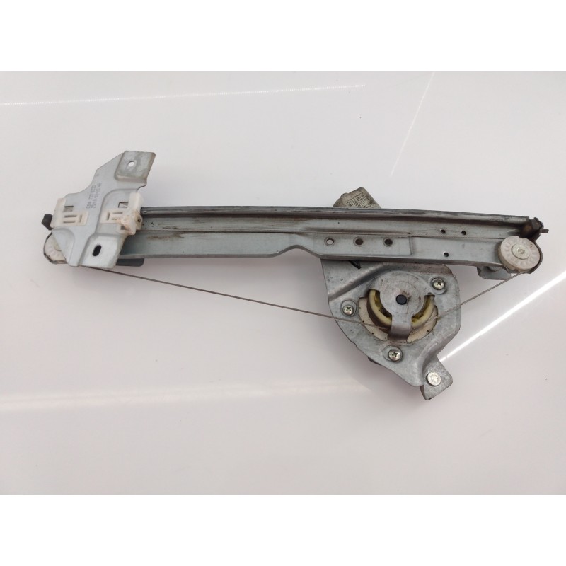 Recambio de elevalunas trasero izquierdo para dacia duster laureate 4x2 referencia OEM IAM 8200733833 9030255 E1-B3-32-1
