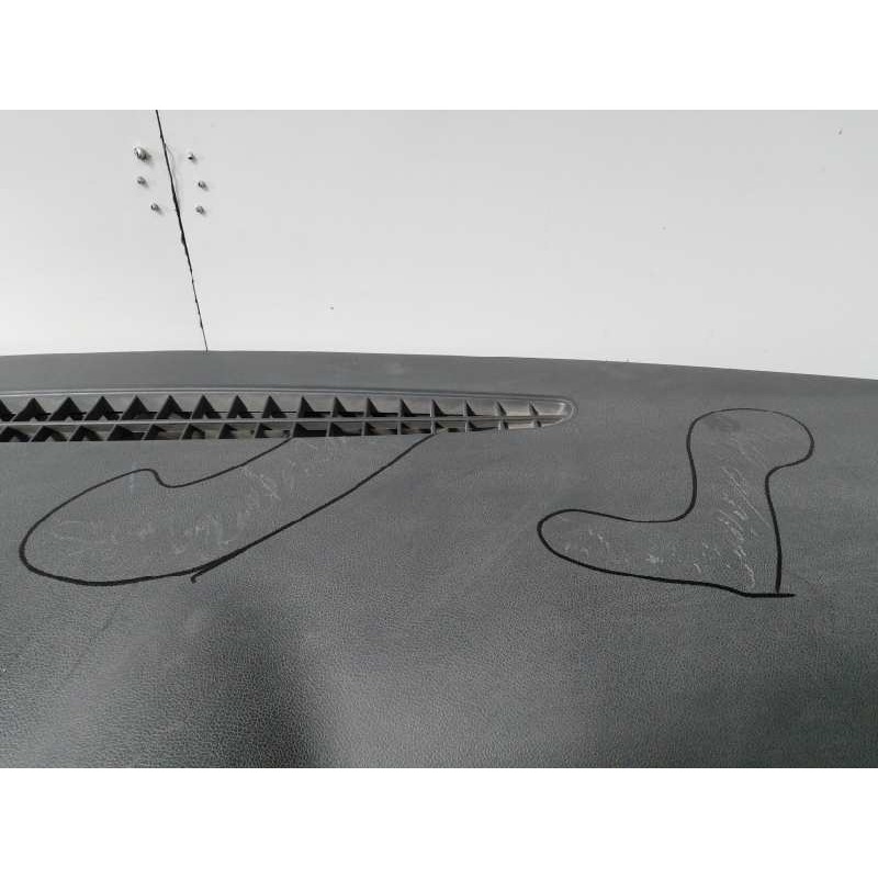 Recambio de salpicadero para dacia duster laureate 4x2 referencia OEM IAM 8200739435 8200739433 P2-B3-15