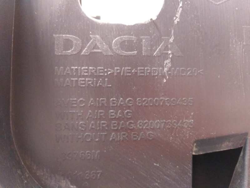 Recambio de salpicadero para dacia duster laureate 4x2 referencia OEM IAM 8200739435 8200739433 P2-B3-15