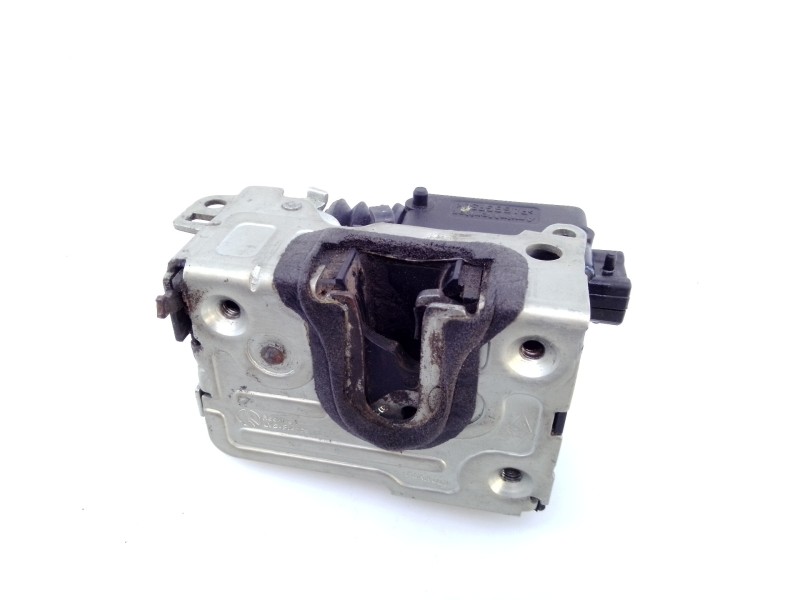 Recambio de cerradura puerta trasera izquierda para dacia duster laureate 4x2 referencia OEM IAM 825030283R  E1-A1-40-2