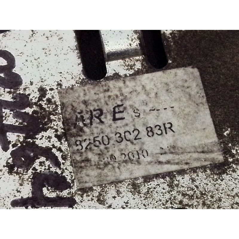 Recambio de cerradura puerta trasera izquierda para dacia duster laureate 4x2 referencia OEM IAM 825030283R  E1-A1-40-2