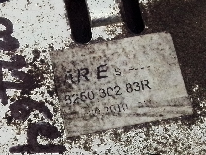 Recambio de cerradura puerta trasera izquierda para dacia duster laureate 4x2 referencia OEM IAM 825030283R  E1-A1-40-2