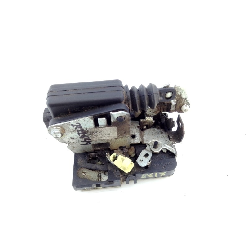 Recambio de cerradura puerta trasera izquierda para dacia duster laureate 4x2 referencia OEM IAM 825030283R  E1-A1-40-2