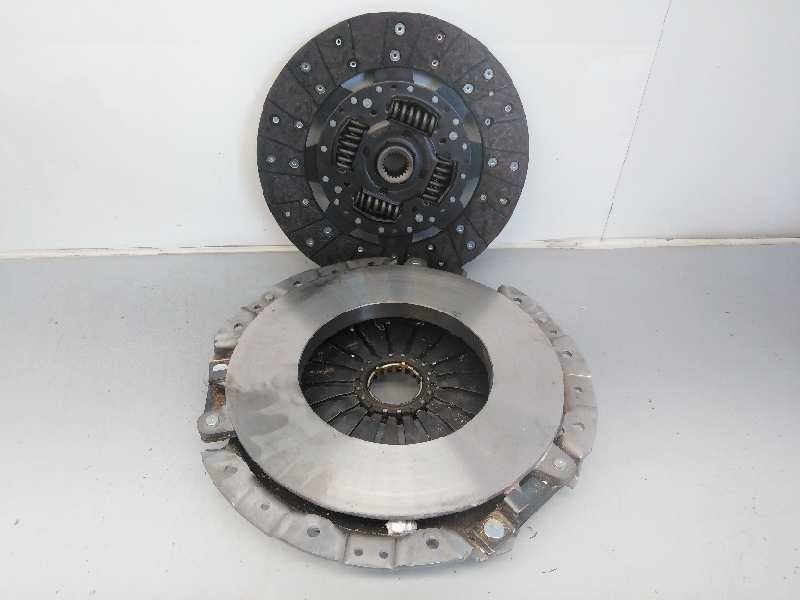 Recambio de kit embrague para mitsubishi montero (v60/v70) 3.2 di-d cat referencia OEM IAM KF554 NUEVO T1-3-B1-4