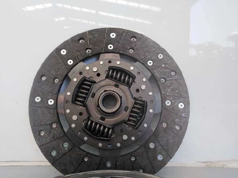 Recambio de kit embrague para mitsubishi montero (v60/v70) 3.2 di-d cat referencia OEM IAM KF554 NUEVO T1-3-B1-4