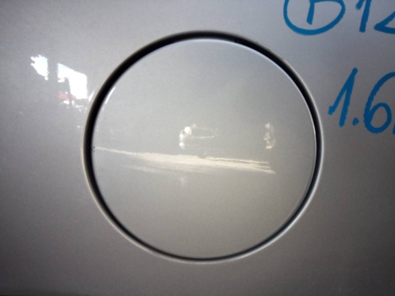 Recambio de tapa exterior combustible para ssangyong tivoli limited 4x2 referencia OEM IAM   