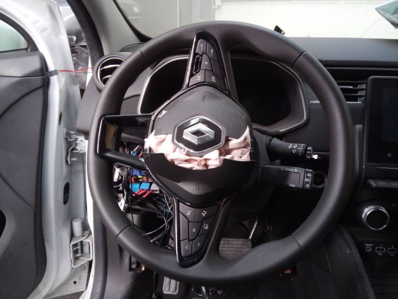 Recambio de volante para renault zoe bose referencia OEM IAM   