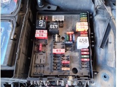 CAJA RELES / FUSIBLES 