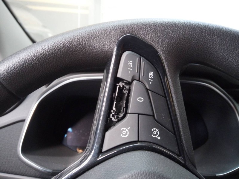 Recambio de volante para renault zoe bose referencia OEM IAM   