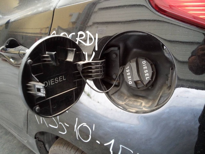 Recambio de tapa exterior combustible para hyundai ix35 style awd referencia OEM IAM   