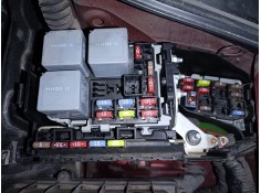 CAJA RELES / FUSIBLES 