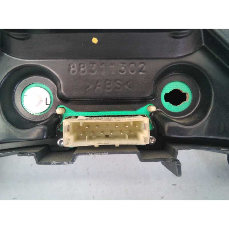 Recambio de cuadro instrumentos para opel corsa c referencia OEM IAM 09166808FB  E3-A5-28-5