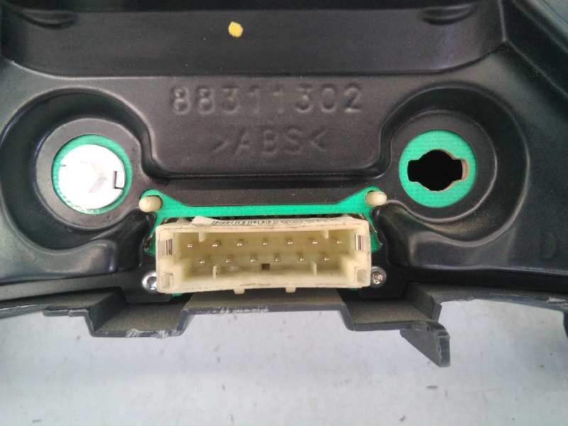 Recambio de cuadro instrumentos para opel corsa c referencia OEM IAM 09166808FB  E3-A5-28-5