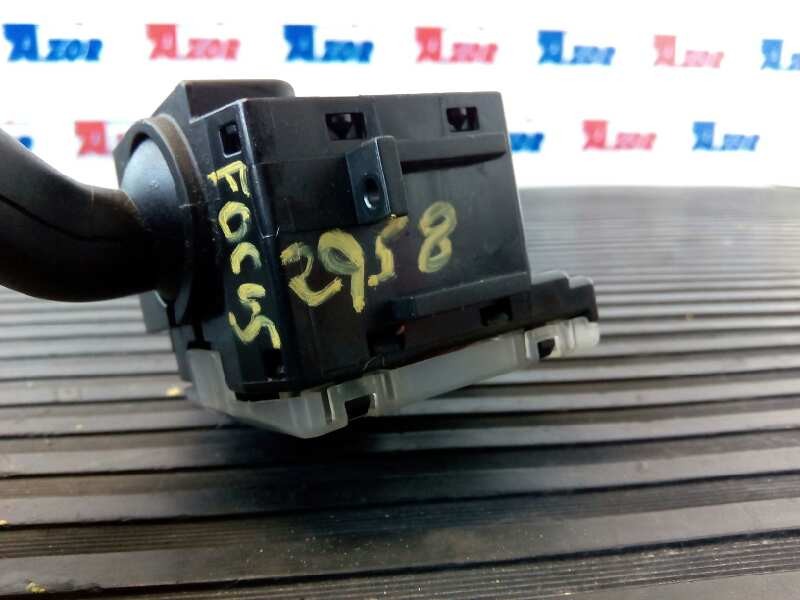 Recambio de mando limpia para ford focus berlina (cap) ghia referencia OEM IAM 4M5T17A553BD  E2-B3-49-2