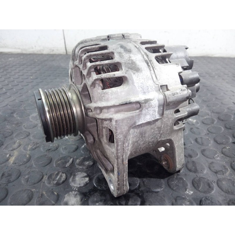 Recambio de alternador para renault clio iv business referencia OEM IAM 231001318R  P3-A4-15-4