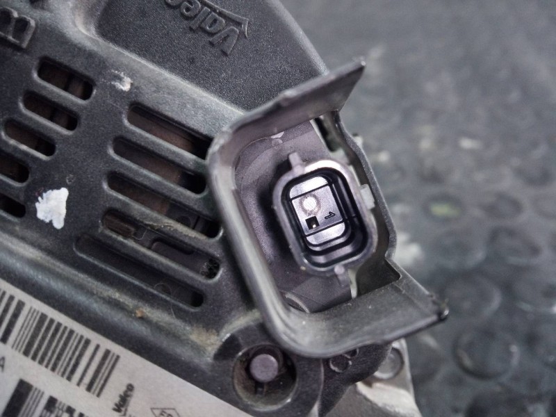 Recambio de alternador para renault clio iv business referencia OEM IAM 231001318R  P3-A4-15-4