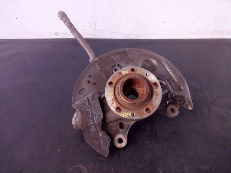 Recambio de mangueta delantera derecha para peugeot 5008 active referencia OEM IAM   P1-A4-13