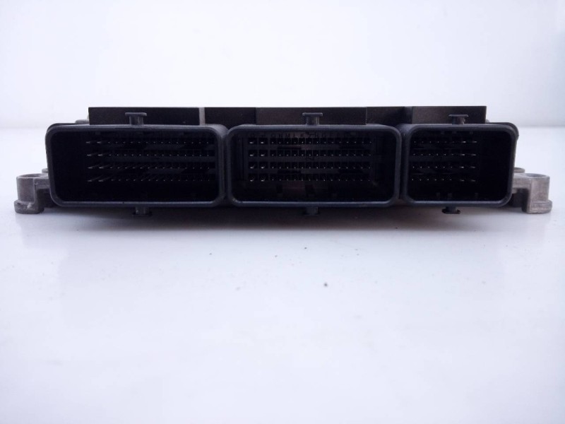 Recambio de centralita motor uce para renault clio iv business referencia OEM IAM 237106319R 0281032811 E2-A1-9-7