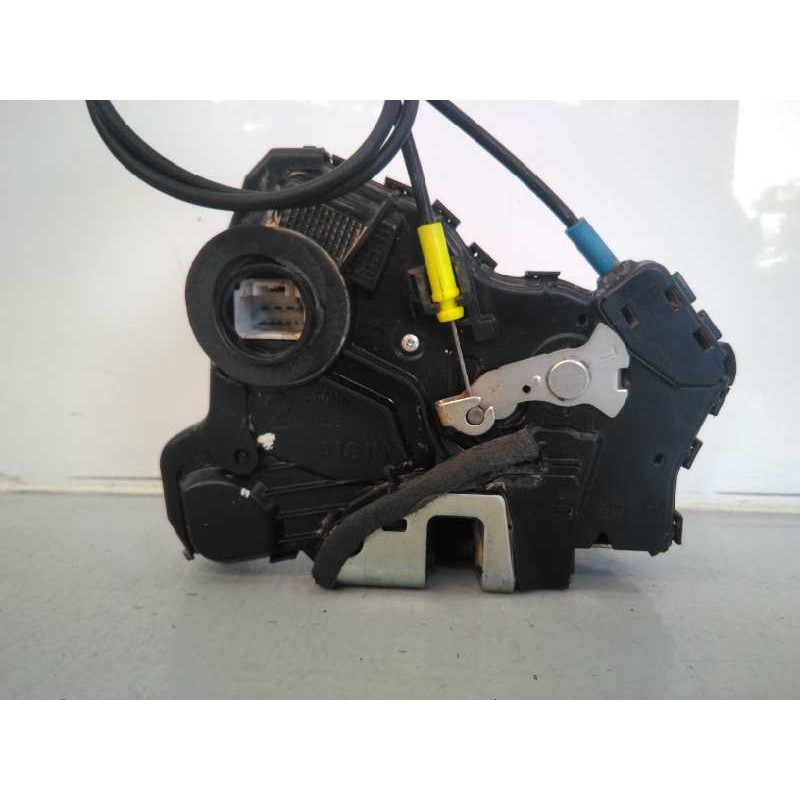 Recambio de cerradura puerta delantera derecha para toyota auris referencia OEM IAM A046693  E2-B4-30-2