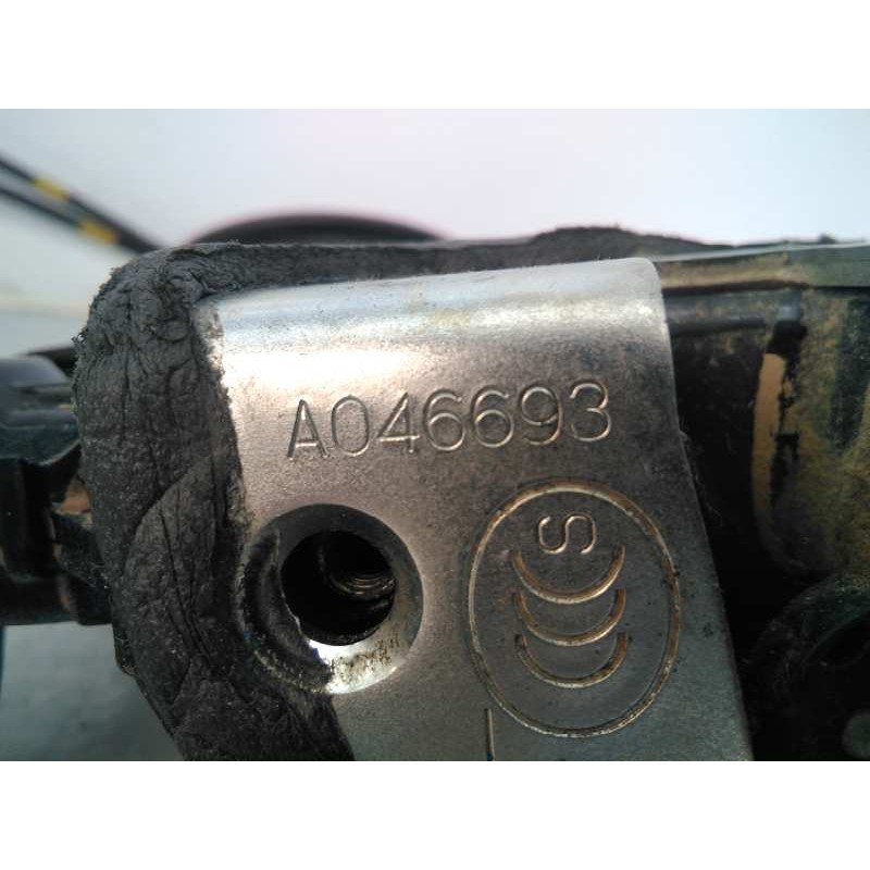 Recambio de cerradura puerta delantera derecha para toyota auris referencia OEM IAM A046693  E2-B4-30-2