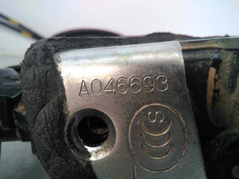 Recambio de cerradura puerta delantera derecha para toyota auris referencia OEM IAM A046693  E2-B4-30-2