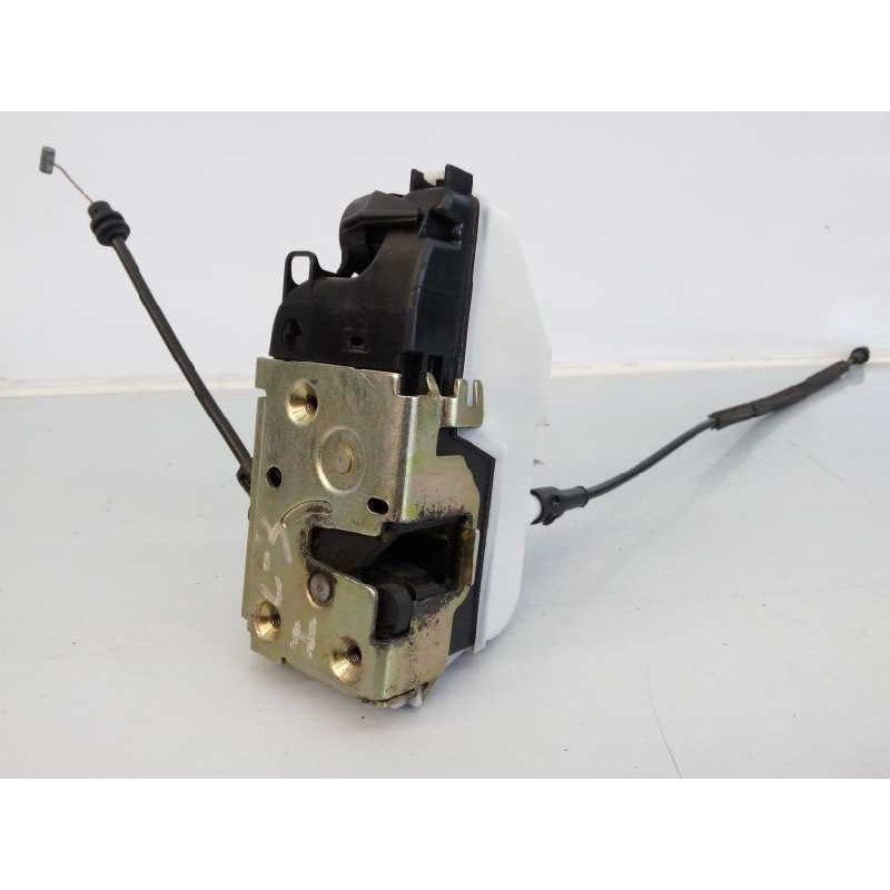 Recambio de cerradura puerta trasera izquierda para citroën c3 referencia OEM IAM   E1-A4-28-1