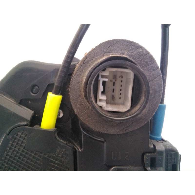Recambio de cerradura puerta delantera derecha para toyota auris referencia OEM IAM A046693  E2-B4-30-2