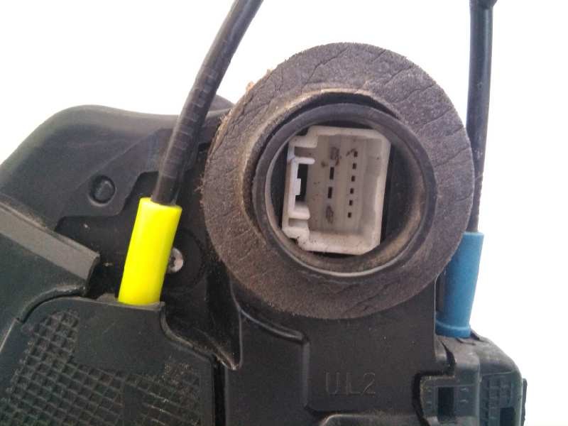 Recambio de cerradura puerta delantera derecha para toyota auris referencia OEM IAM A046693  E2-B4-30-2