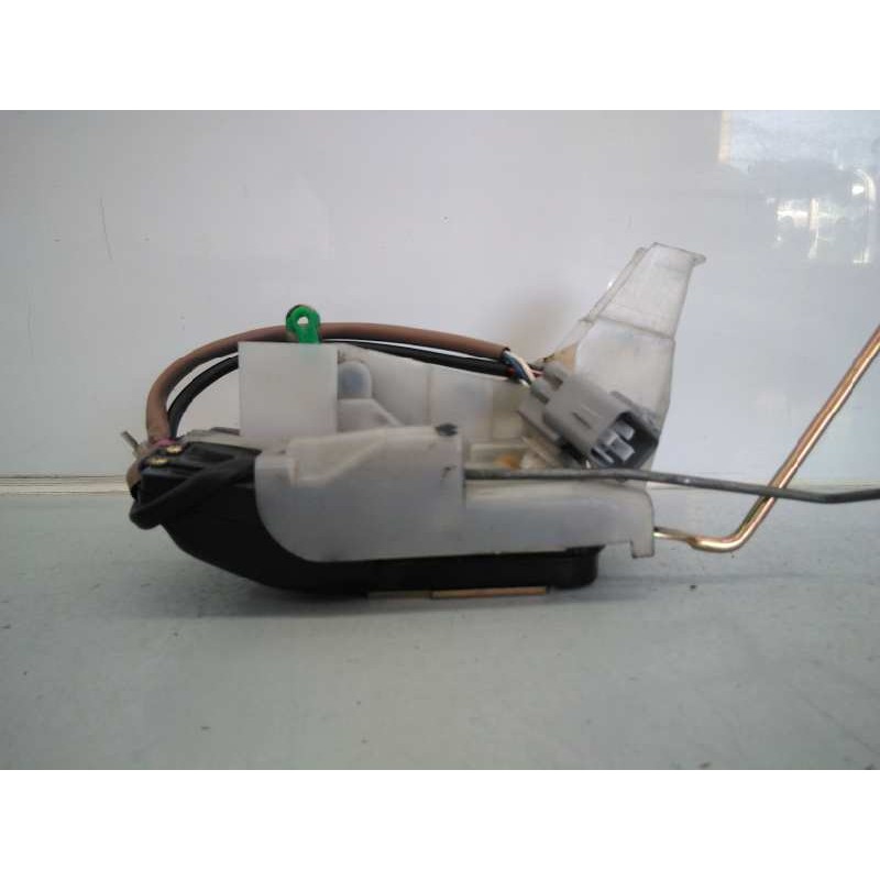 Recambio de cerradura puerta delantera derecha para toyota rav 4 funcruiser (a1) referencia OEM IAM  7 PINS E2-B4-30-2