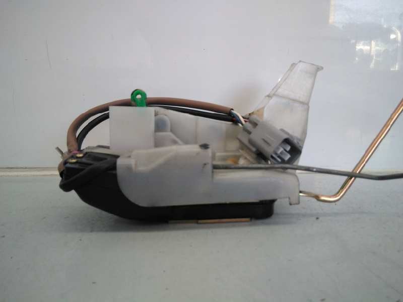 Recambio de cerradura puerta delantera derecha para toyota rav 4 funcruiser (a1) referencia OEM IAM  7 PINS E2-B4-30-2