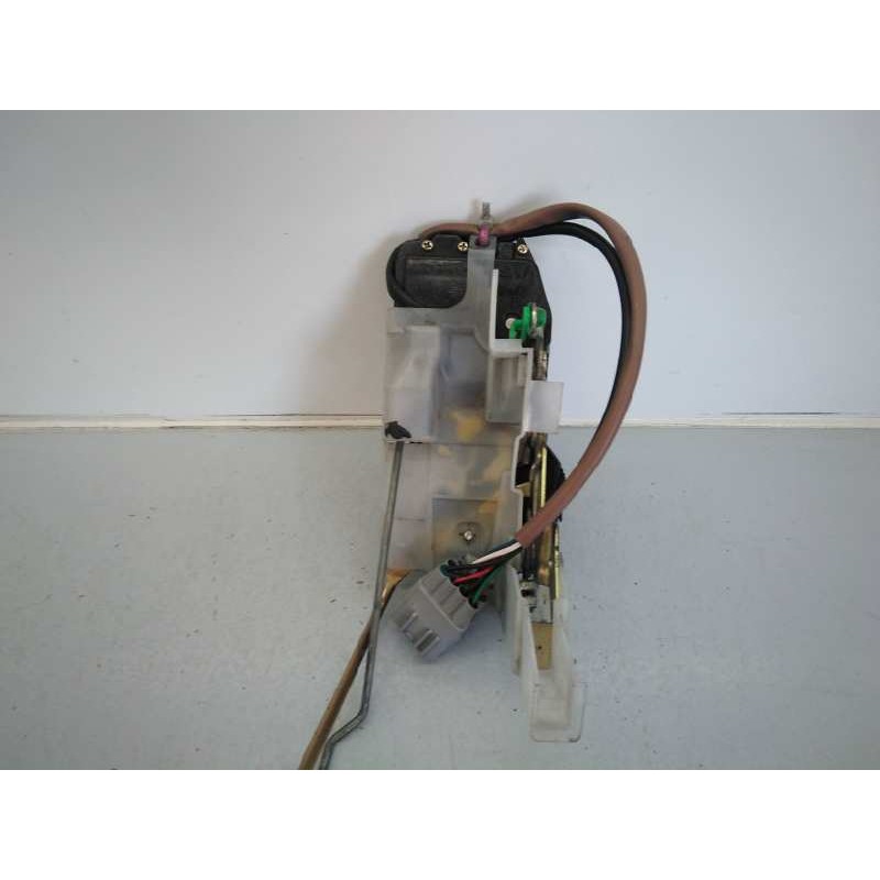 Recambio de cerradura puerta delantera derecha para toyota rav 4 funcruiser (a1) referencia OEM IAM  7 PINS E2-B4-30-2