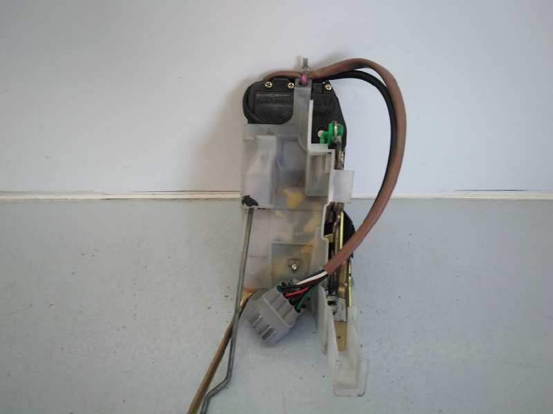 Recambio de cerradura puerta delantera derecha para toyota rav 4 funcruiser (a1) referencia OEM IAM  7 PINS E2-B4-30-2