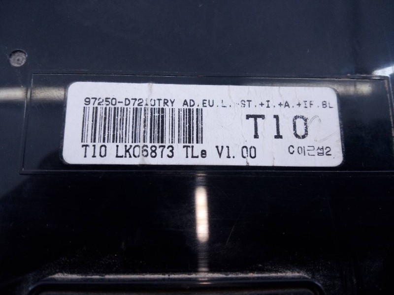 Recambio de mando climatizador para hyundai tucson essence bluedrive 2wd referencia OEM IAM 97250D7210  E3-A3-24-2