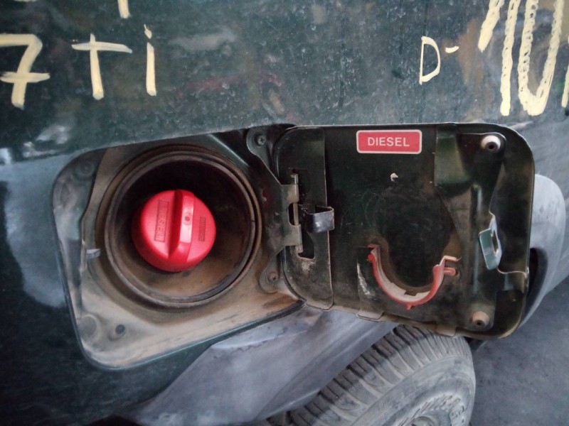 Recambio de tapa exterior combustible para nissan terrano/terrano.ii (r20) s (3-ptas.) referencia OEM IAM   