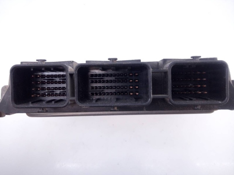 Recambio de centralita motor uce para renault scenic ii authentique referencia OEM IAM 0281011390 8200310863 E2-A1-25-2