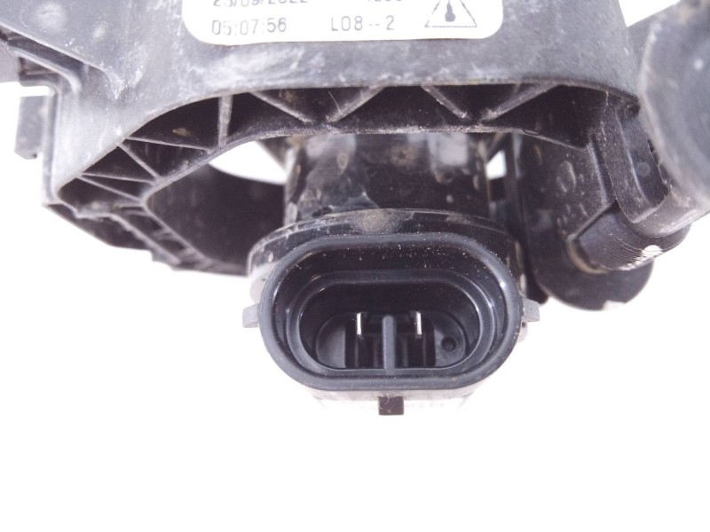 Recambio de faro antiniebla izquierdo para dacia sandero iii referencia OEM IAM 261500097R  E1-A1-27-2