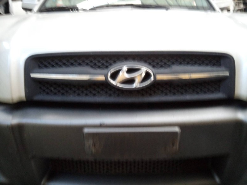 Recambio de rejilla delantera para hyundai tucson (jm) 2.0 crdi comfort referencia OEM IAM   