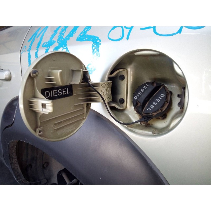 Recambio de tapa exterior combustible para hyundai tucson (jm) 2.0 crdi comfort referencia OEM IAM   