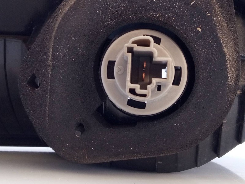 Recambio de piloto trasero derecho porton para mitsubishi outlander (cw0) kaiteki 4wd referencia OEM IAM 1146356R  E2-B4-40-2